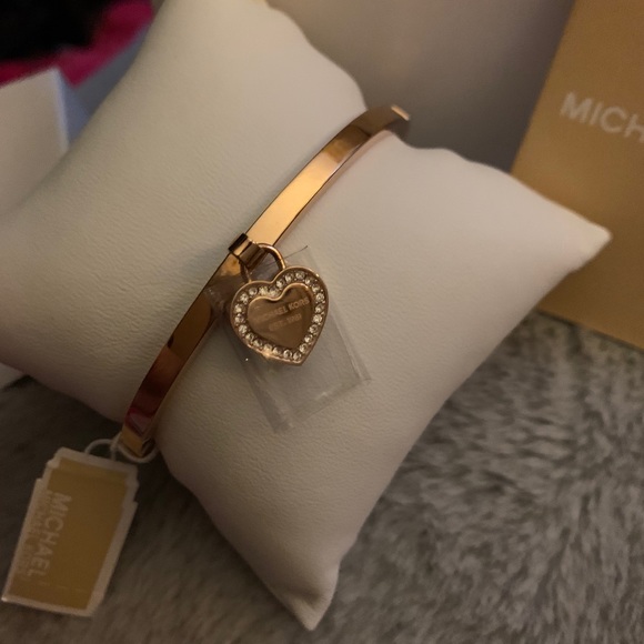 Michael Kors bangle bracelet,Rose Gold tone HEART, - Picture 2 of 8